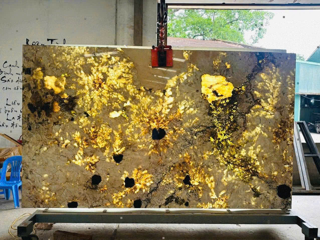 Những Lý Do Tuyệt Vời Để Sở Hữu Tranh Đá Ốp Tường Cho Phòng Khách