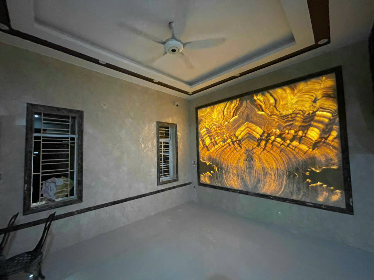 Những Lý Do Tuyệt Vời Để Sở Hữu Tranh Đá Ốp Tường Cho Phòng Khách